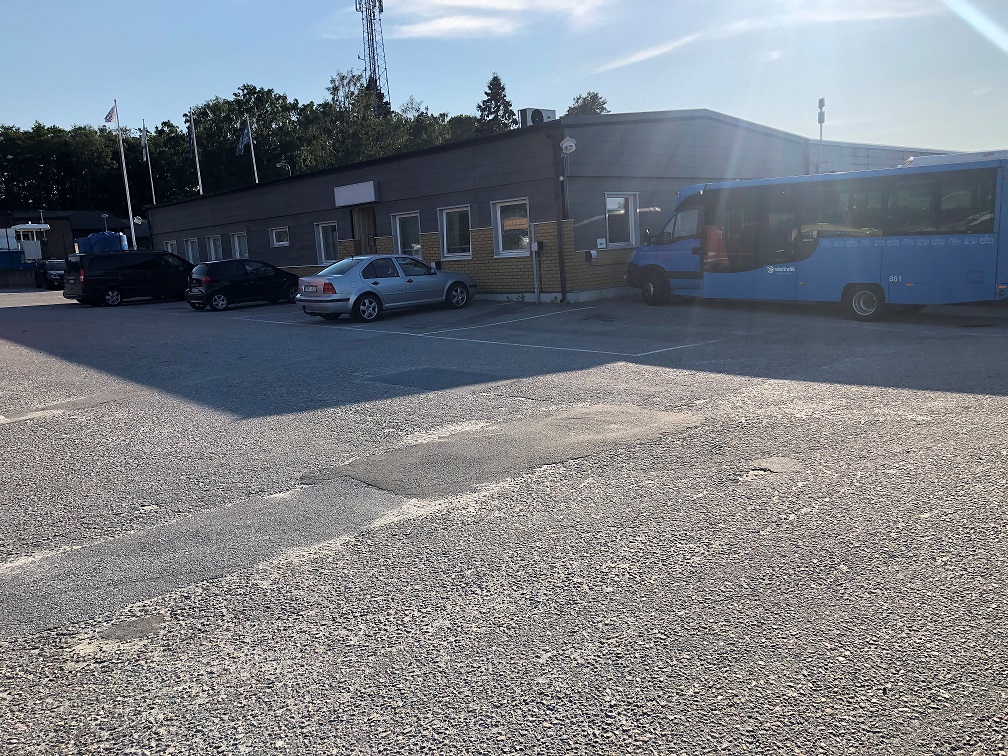 lån-2976-Bild parkering mot fasad_1