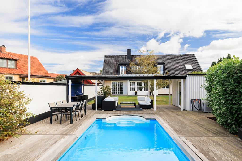 Poolarea2